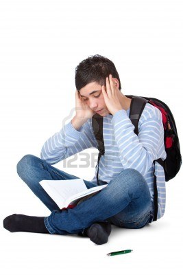 http://us.123rf.com/400wm/400/400/fotodesignjegg/fotodesignjegg1005/fotodesignjegg100500030/7051685-aprendizaje-de-los-jovenes-estudiantes-masculinos-frustracion-y-cansado-para-examen-aislados-sobre-f.jpg