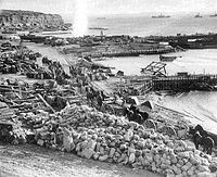 https://upload.wikimedia.org/wikipedia/commons/thumb/9/92/w_beach_helles_gallipoli.jpg/200px-w_beach_helles_gallipoli.jpg