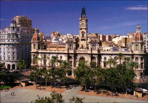 http://www.jdiezarnal.com/ayuntamiento02.jpg