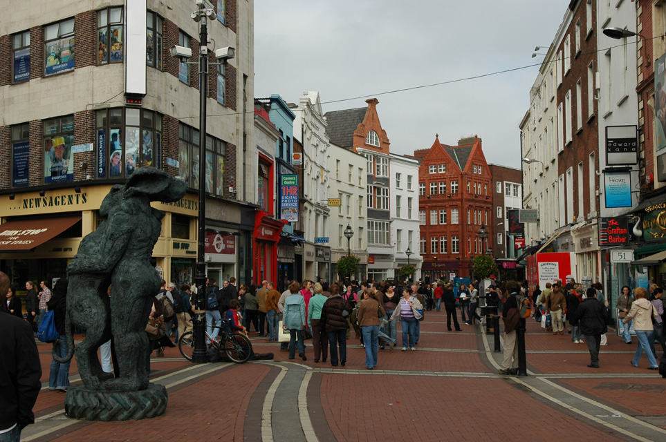 http://findaconferencevenue.com/images/2009_3_27_12_34_3_dub_dublin_-_grafton_street_shops_06_3008x2000.jpg