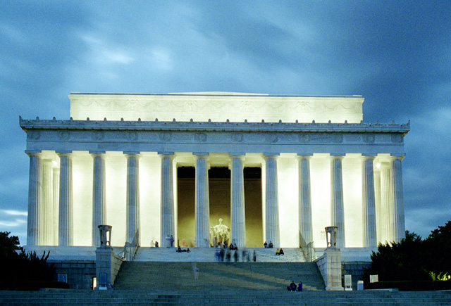 http://foxtravelandtours.com/old-ref/new%20folder/assets/hot%20spots/lincoln%20memorial/lincoln_memorial%203.jpg