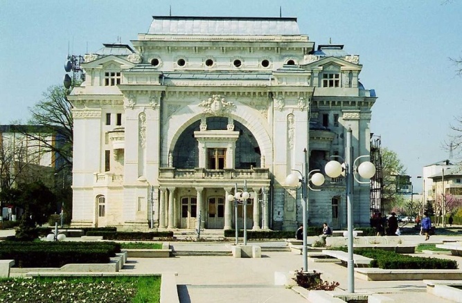 http://upload.wikimedia.org/wikipedia/commons/a/ae/teatrul_municipal_maior_gheorghe_pastia_foc%c5%9fani.jpg