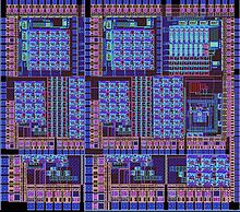 http://upload.wikimedia.org/wikipedia/commons/thumb/9/93/internalintegratedcircuit2.jpg/220px-internalintegratedcircuit2.jpg