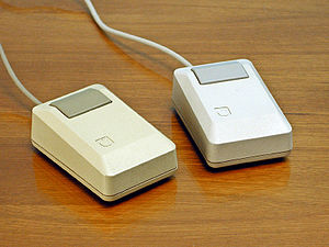 http://upload.wikimedia.org/wikipedia/commons/thumb/f/fe/apple_macintosh_plus_mouse.jpg/300px-apple_macintosh_plus_mouse.jpg