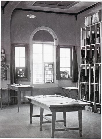 view of the glass-painting workshop at the bauhaus in weimar, ca. 1923 bauhaus-universität weimar, (ix, 1a)