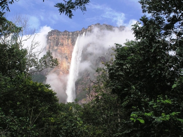 http://storage0.dms.mpinteractiv.ro/media/2/1381/15866/10730633/73/angel-falls.jpg?height=477&width=635