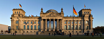 http://upload.wikimedia.org/wikipedia/commons/thumb/c/c7/reichstag_building_berlin_view_from_west_before_sunset.jpg/350px-reichstag_building_berlin_view_from_west_before_sunset.jpg