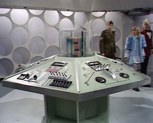 http://www.thedoctorwhosite.co.uk/wp-images/tardis/console-rooms/season-8.jpg