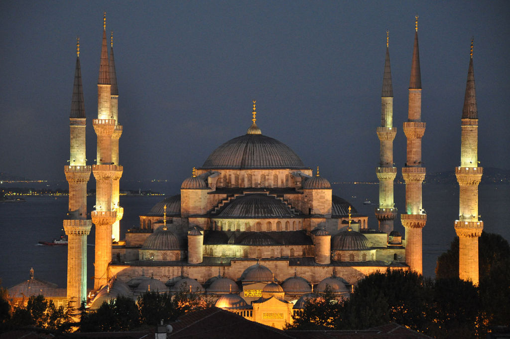 istanbulda-gezilecek-yerler-sultan-ahmet-camii
