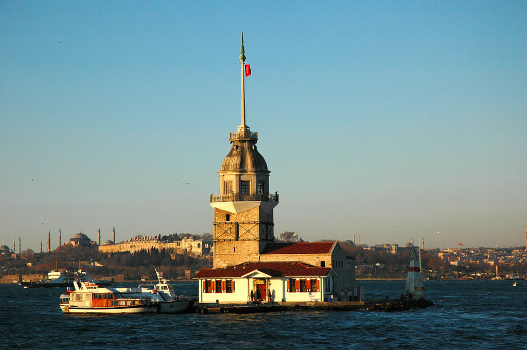 istanbulda-gezilecek-yerler-kiz-kulesi