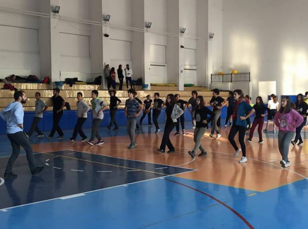 kalda folklor ekibi kuruldu. folklor ekibi yarişmalar icin calismalara basladi.