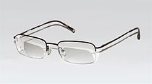 https://upload.wikimedia.org/wikipedia/commons/thumb/a/af/half_rim_glasses.jpg/220px-half_rim_glasses.jpg