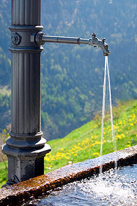 http://upload.wikimedia.org/wikipedia/commons/thumb/8/8f/fresh_water_fountain.jpg/200px-fresh_water_fountain.jpg