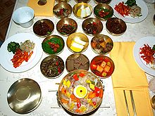 http://upload.wikimedia.org/wikipedia/commons/thumb/4/45/north_korea-kaesong-tongil_restaurant-02.jpg/220px-north_korea-kaesong-tongil_restaurant-02.jpg