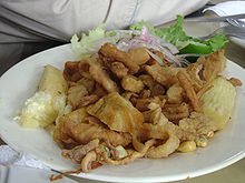 http://upload.wikimedia.org/wikipedia/commons/thumb/2/22/chicharronmixto.jpg/220px-chicharronmixto.jpg