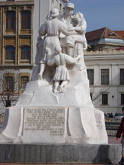 180px-monumentul_unirii_din_1918_iasi