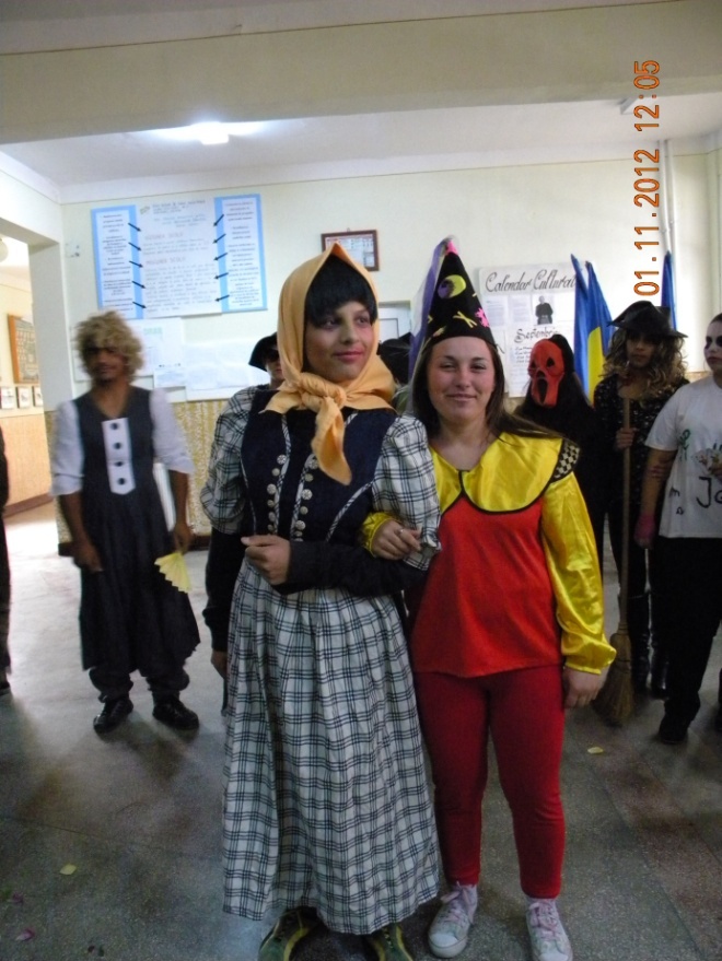 d:\desktop\biblioteca\halloween lic tehn 2012 nov\dscn3557.jpg