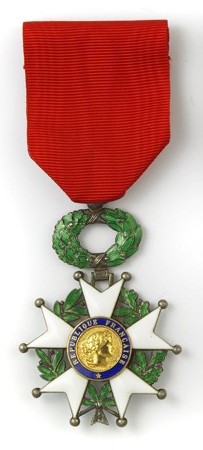 http://upload.wikimedia.org/wikipedia/commons/8/87/chevalier_l%c3%a9gion_d%27honneur.jpg