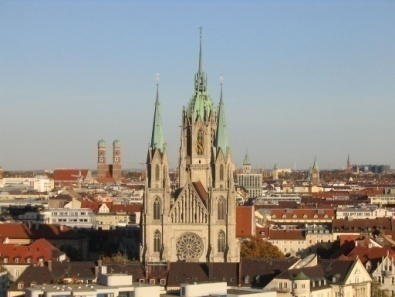 https://upload.wikimedia.org/wikipedia/commons/e/eb/sankt-paul-kirche_muenchen_2004.jpg