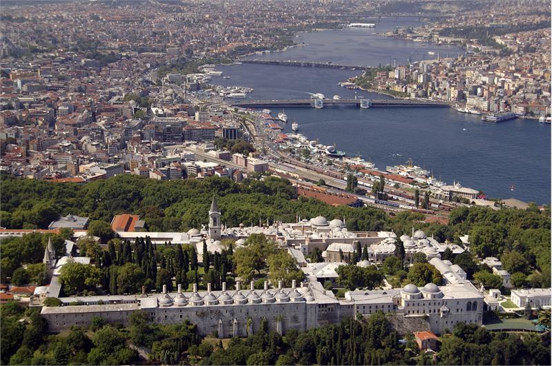 http://www.willgoto.com/images/size3/turkey_istanbul_topkapi_palace_e7c4e6f90c874a228ee35cf60398f270.jpg