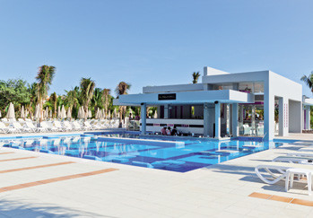 piscina-hotel-349x243
