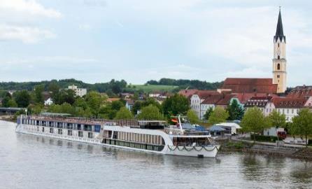https://www.riuscruises.com/pictures/river-boat-5e1ac8.jpg