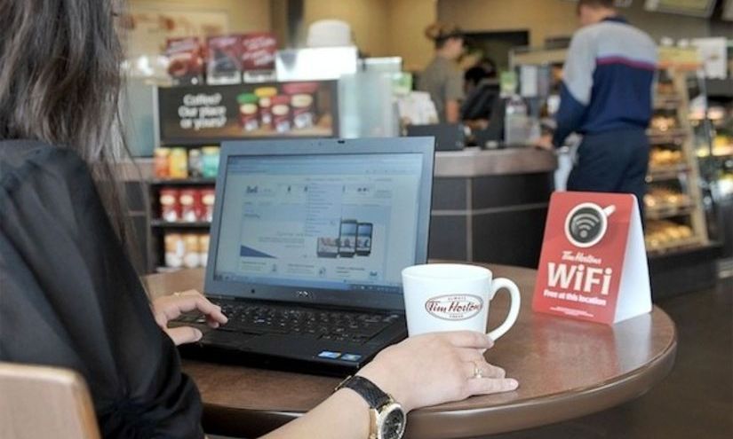 autorităţile publice şi restaurantele, pe cale să fie obligate să ofere internet wi-fi gratuit