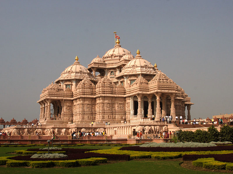 http://www.rickshawchallenge.com/wp-content/gallery/delhi/new_delhi_temple.jpg