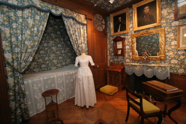 e:\phototeque\musee victor hugo villequier\interieur\interieur musée villequier victor hugo\musée victor hugo villequier chambre bleue vh (25).jpg
