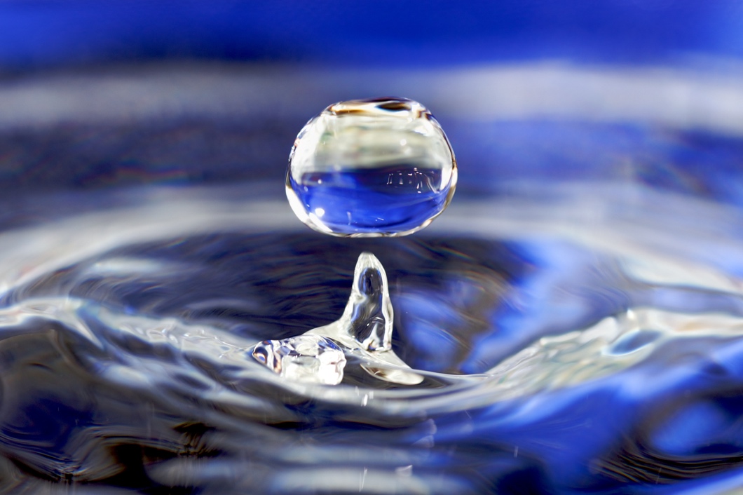 water%20rights%20images/water_drop_001.jpg