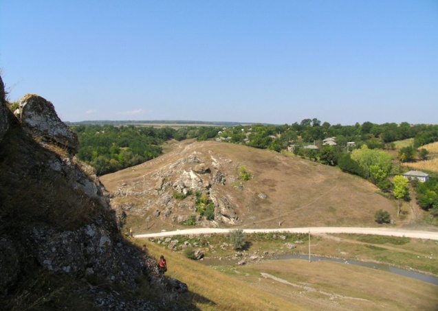 satul buteşti, vedere de pe panta lanţului de recifuri